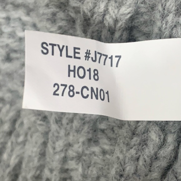 J. Crew Pullover Sweater Merino Wool Blend in Grey and Navy Blue size Large - Picture 12 of 12